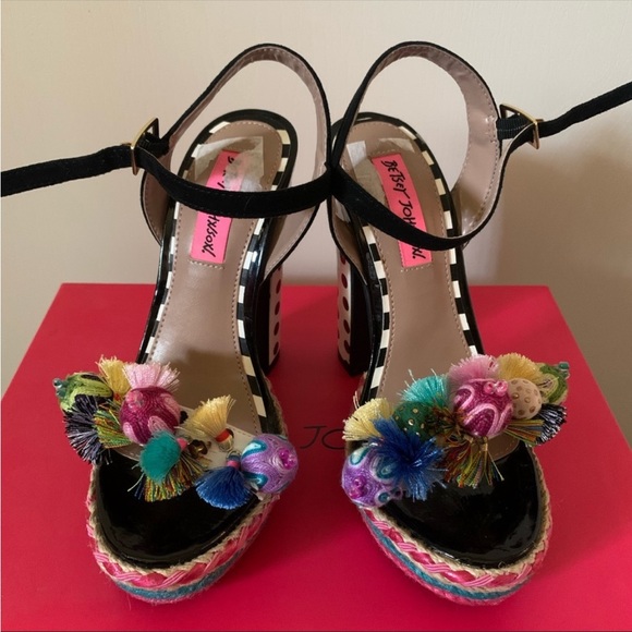 Betsey Johnson Heels size 5 Polka Dots - Picture 5 of 10